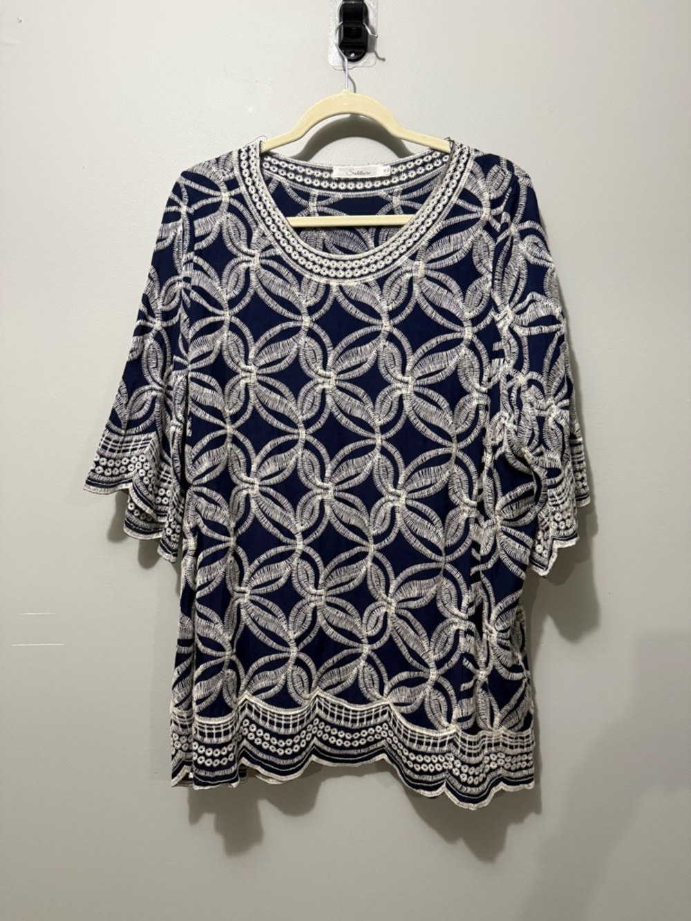 Boho Embroidered Top Scalloped Hem Crochet Navy & White Blouse 1X